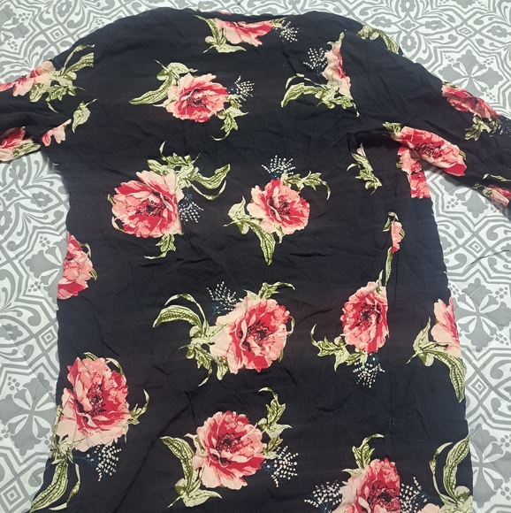 Floral blouse - Picture 3 of 3